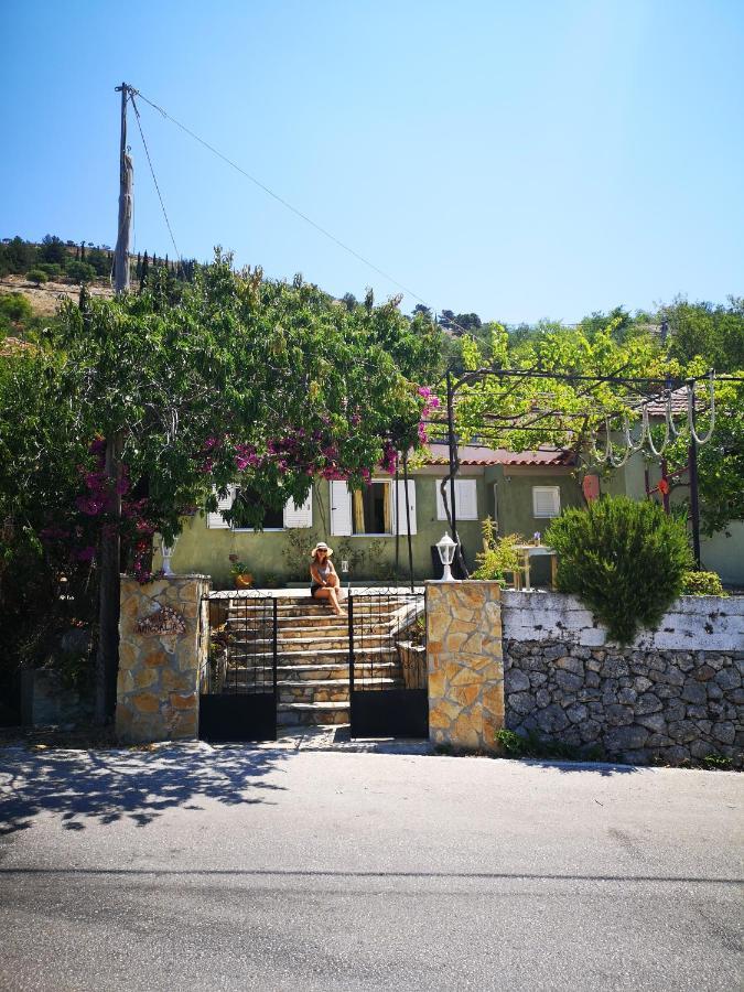 Villa Amygdalia Dilinata Exterior photo